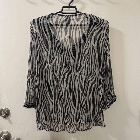 Casual Studio Black White Animal Print Rayon Raffled V-Neck Sheer LS Top Size XL - Picture 5 of 10